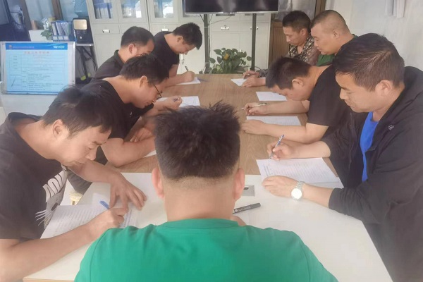 榆林分公司以考促学强基础推动落实清静月.jpg