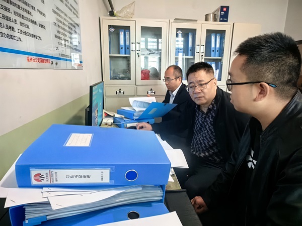 陕122cc太阳集成游戏榆林分公司：“四个聚焦”做实做细监视.jpg