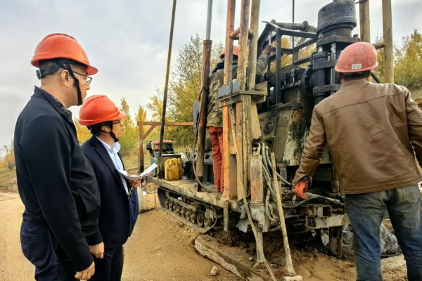 陕122cc太阳集成游戏榆林分公司：“四个聚焦”做实做细监视3.jpg