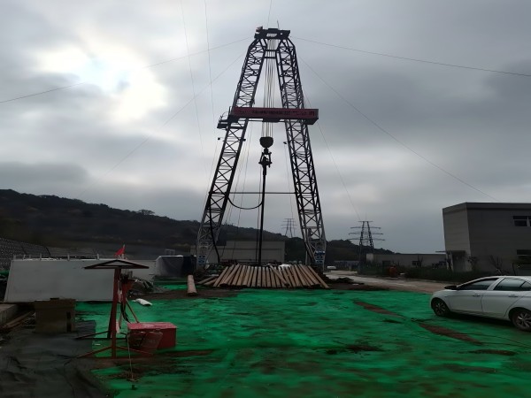 钻采分公司玉华电缆钻孔及悬挂工程顺遂开工-1.jpg