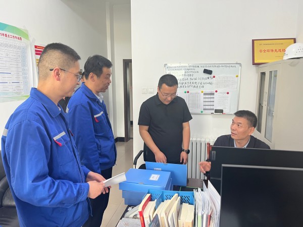 钻探分公司与陕西新泰能源有限公司开展清静环保；；；；；ゼ焓虑.jpg